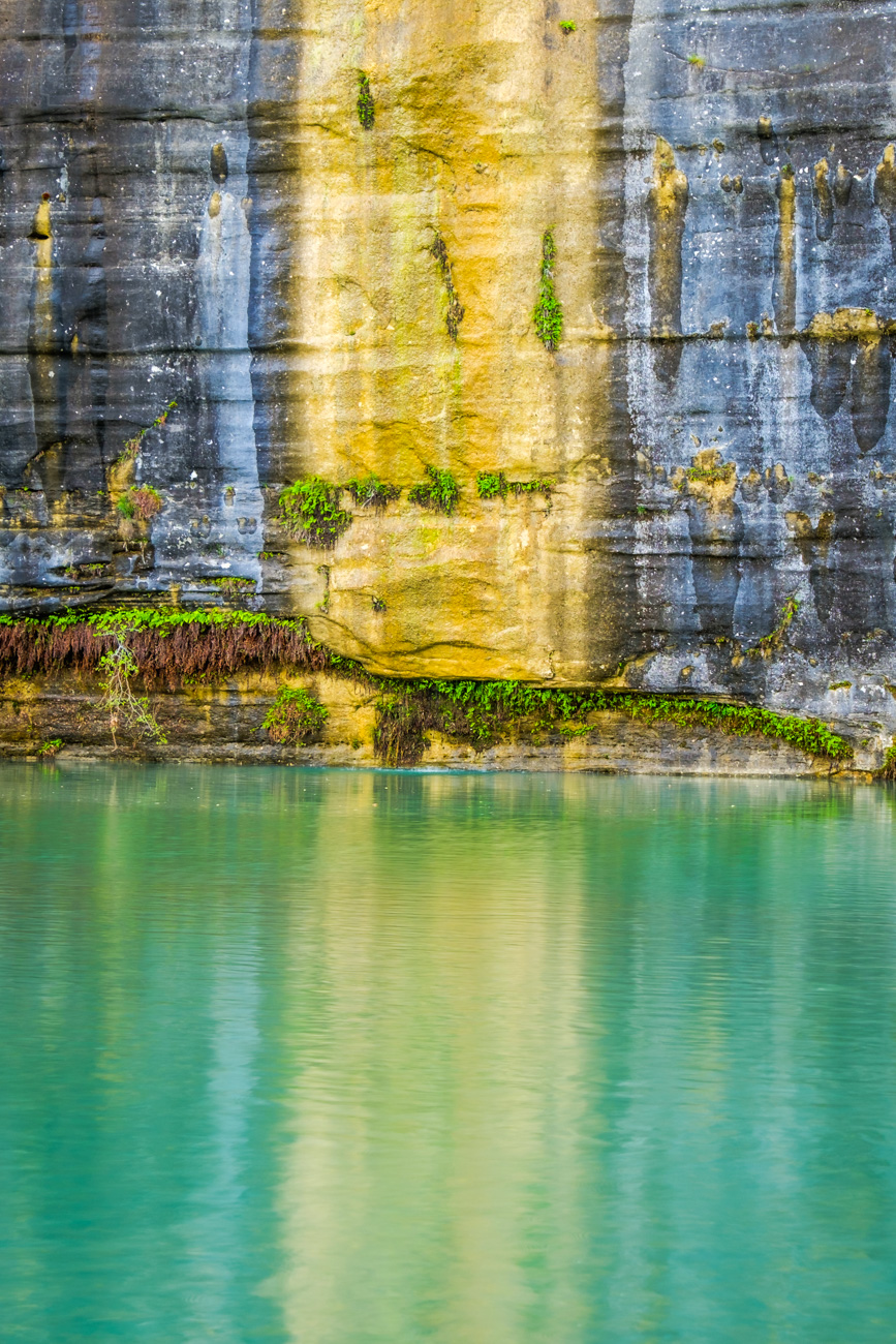 A mineral stained bluff on the Buffalo River near Ponca.